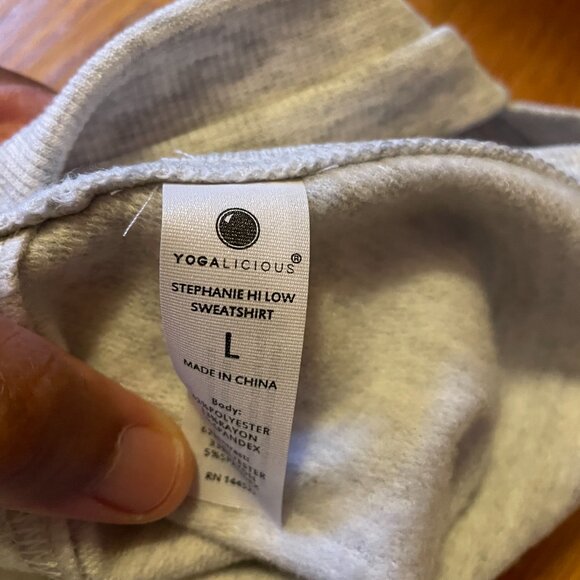YOGALICIOUS Stephanie Sweatshirt! Size Large (L) / Super SOFT! - Picture 5 of 7